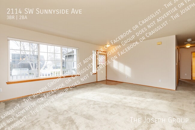 Photo - 2114 SW Sunnyside Ave