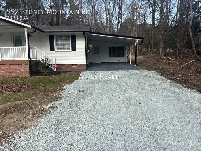 Photo - 992 Stoney Mountain Rd