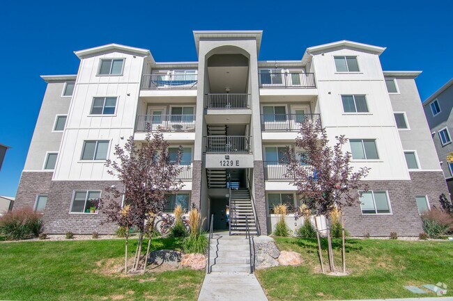 Building Photo - Built in 2022- 2-Bed, 2-Bath Apartments in...