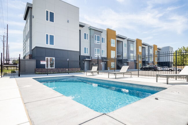 Seventeenth Apartments