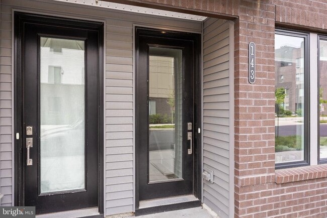 Photo - 2150 Northbank Pl