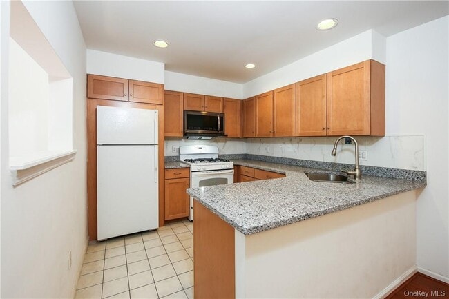 Photo - 599 Midland Ave Unidad 2-5