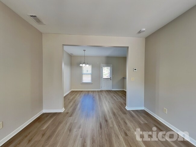 Photo - 17 Carriage Hls Dr SE