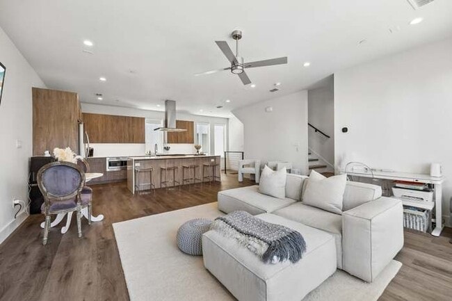 4726 Manett St Unit 103