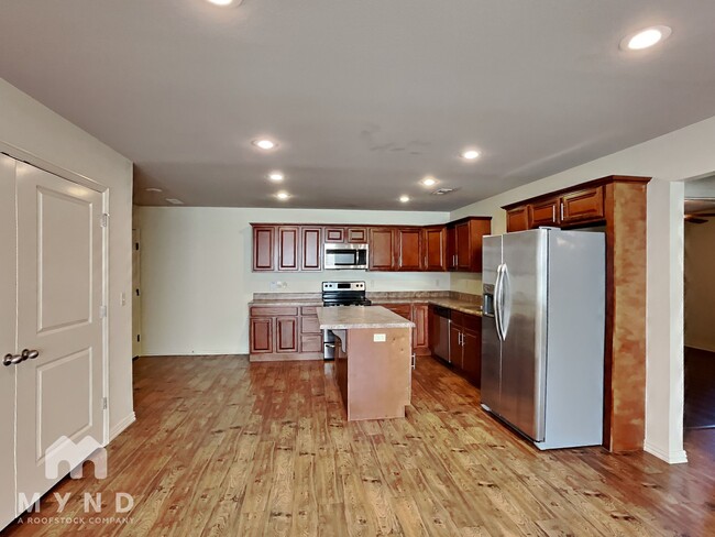 Photo - 311 E Thurman St