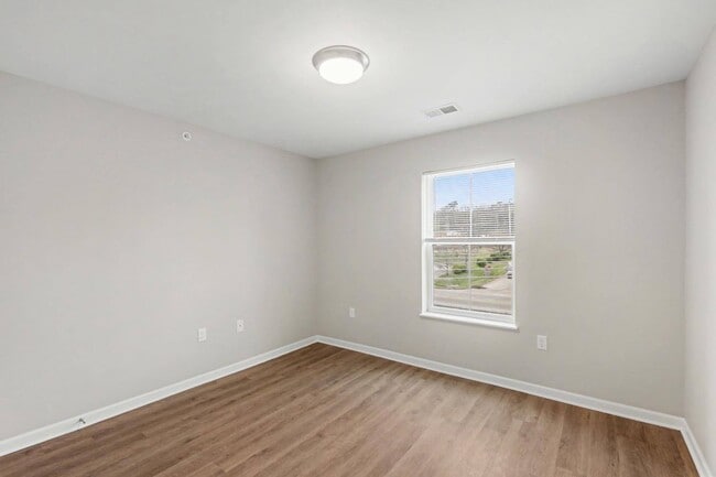 Photo - Bridlewood Crossing