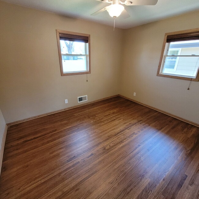 Photo - "Charming 3-Bed Home with Finished Basement & Gleaming Hardwood Floors in Shakopee!"