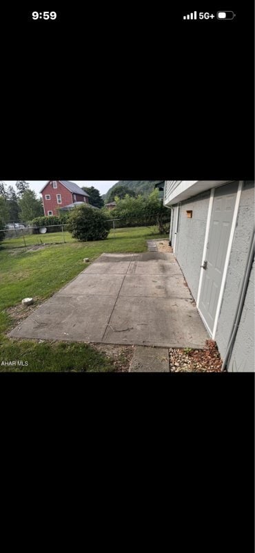 Photo - 412 Oak St