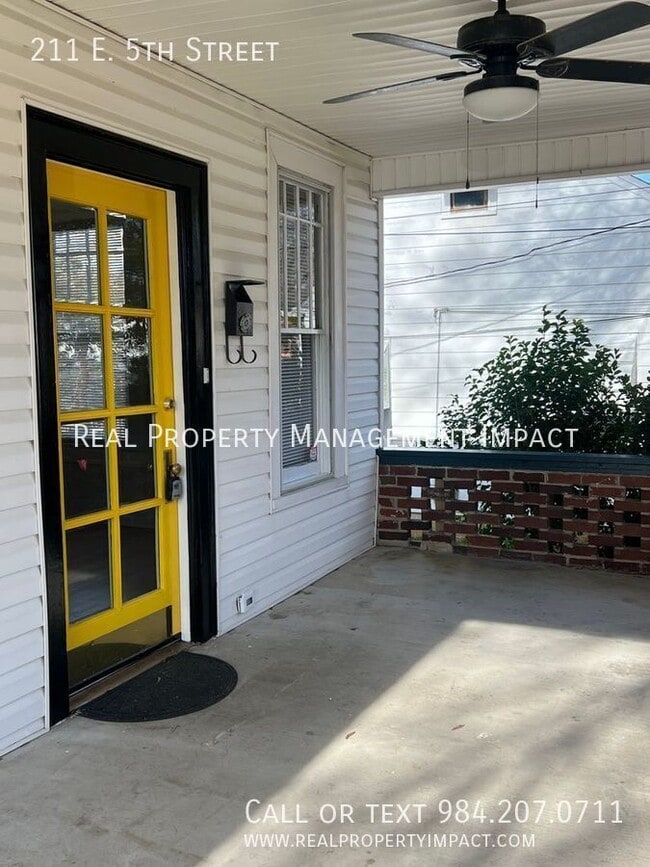 Photo - 211 E 5th St