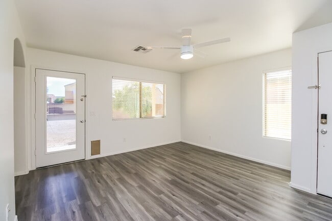 Photo - 1459 E Shari St