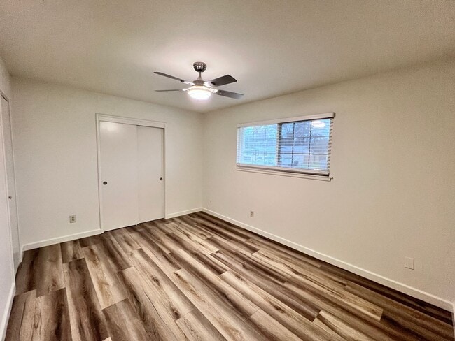 Photo - $2,495 Sierra & Cedar, 4 bedroom House - Fresno / Spacious Backyard / Fresh Paint / New Floors