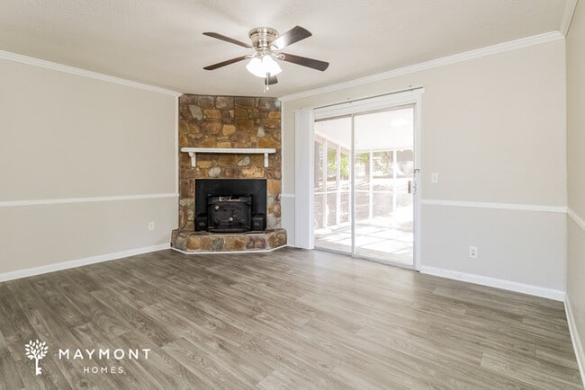 Photo - 2104 Hillbeck Dr