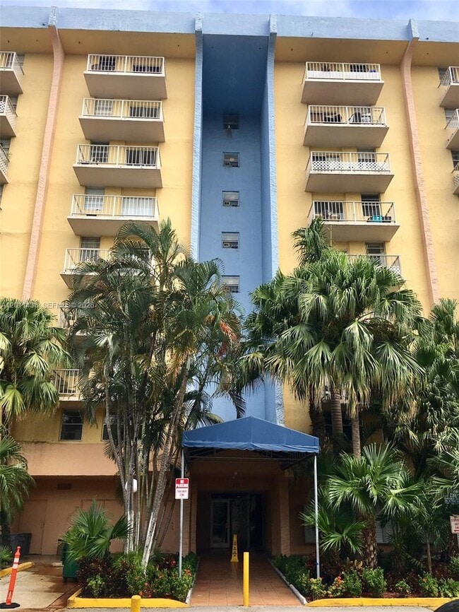 Building Photo - 801 NW 47th Ave Unit 619W