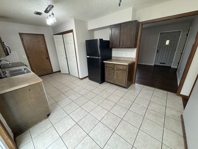 Photo - Enjoy the charm of this 2 bedroom, 1 bathroom house.