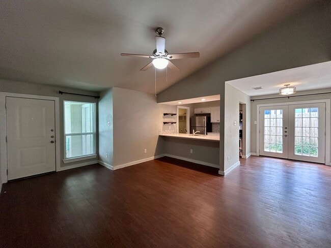 Photo - 1900 Gracy Farms Ln Unit B