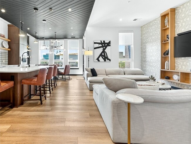 Building Photo - 102 Court St