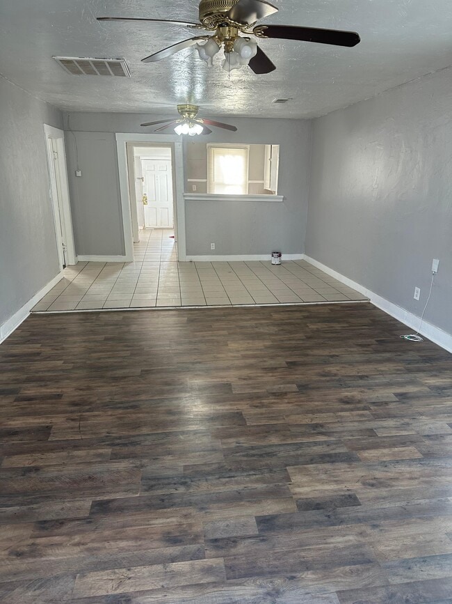 Photo - 108 N Florida St