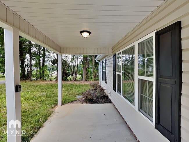 Photo - 1848 Haynes Ave