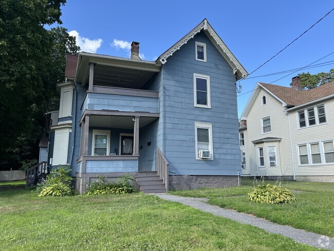 Building Photo - 49 Wetmore Ave Unit 2nd Flr Rental