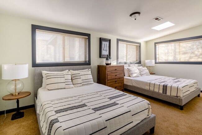 2537 SE Hawthorne Blvd Unit SI ID1611915P