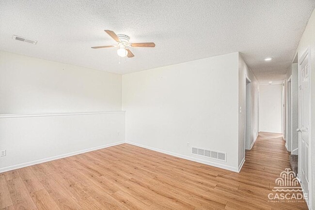 Photo - 639 N Queen Ridge Ct