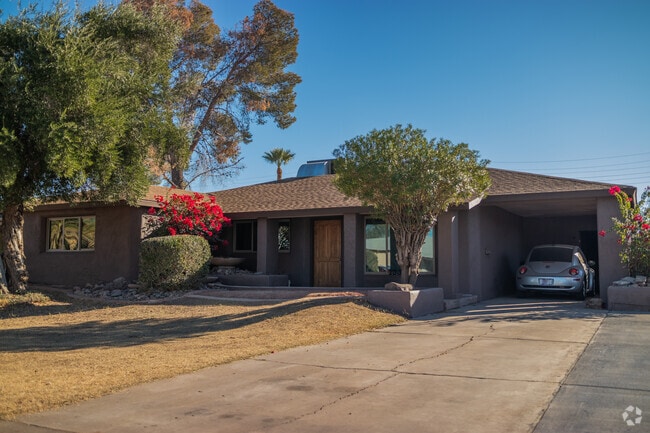 Building Photo - 1333 W 6th St Rental