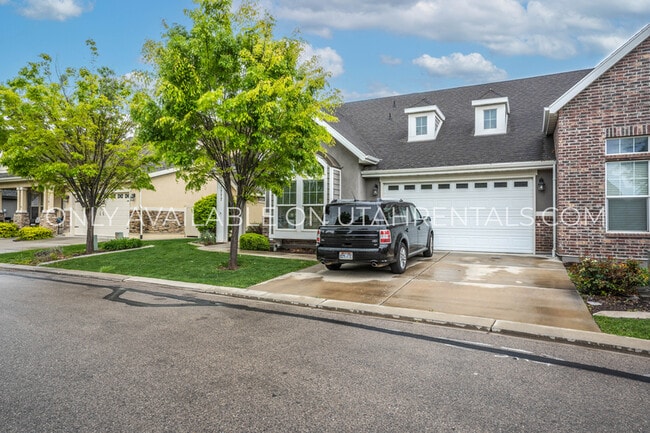 Photo - 1777 W Yarrow Dr