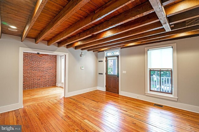 Photo - 325 D St SE