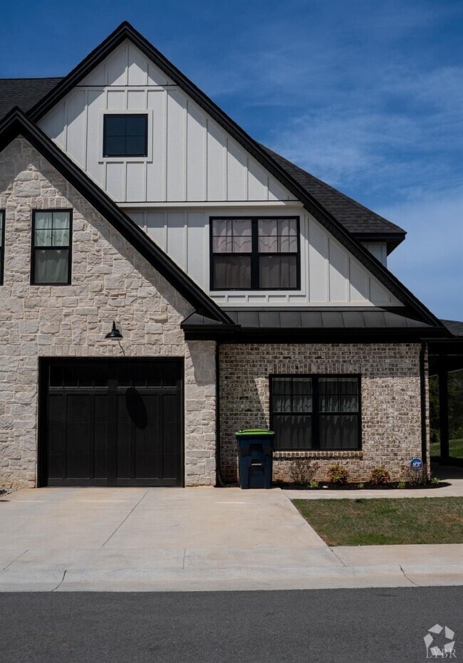 Building Photo - 1022 N Westyn Lp Rental