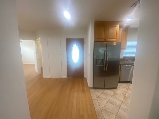 Photo - 5745 Simpson Ave