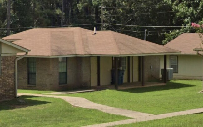 Photo - 1001 Lakeview Dr