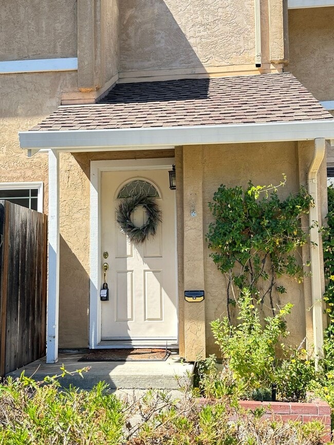 Building Photo - Solar Village Delight Rental
