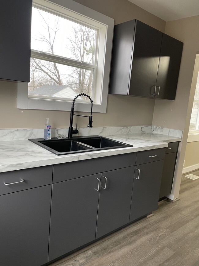 Photo - 592 E Montcalm St