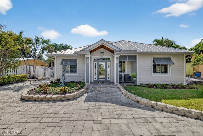 Building Photo - 740 5th Ave N