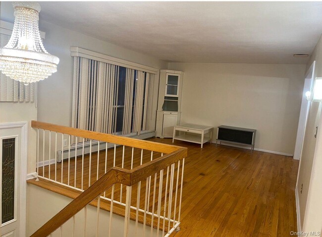 Building Photo - 400 Newbridge Rd