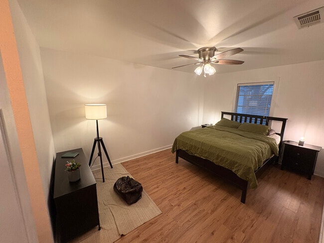 Photo - 2200 Bahama Rd