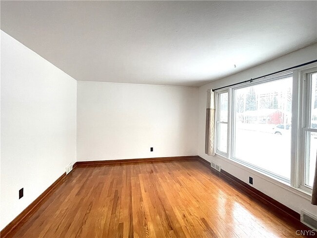 Photo - 121 Wadsworth Rd