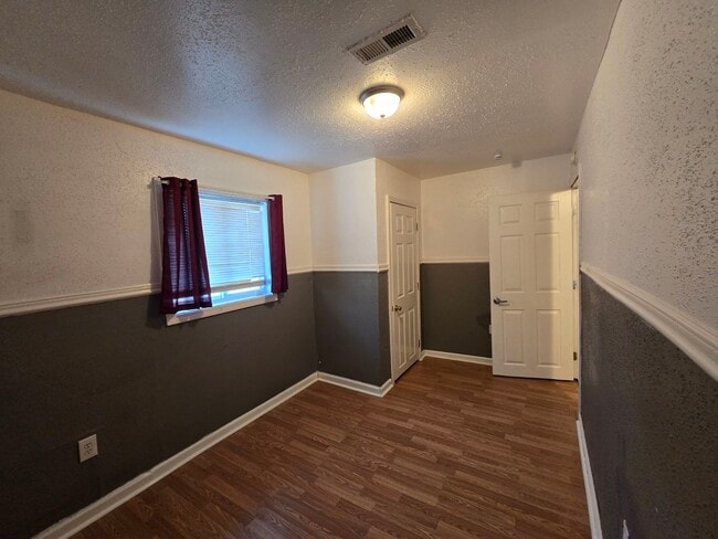 Photo - 507 Saint Robert Dr