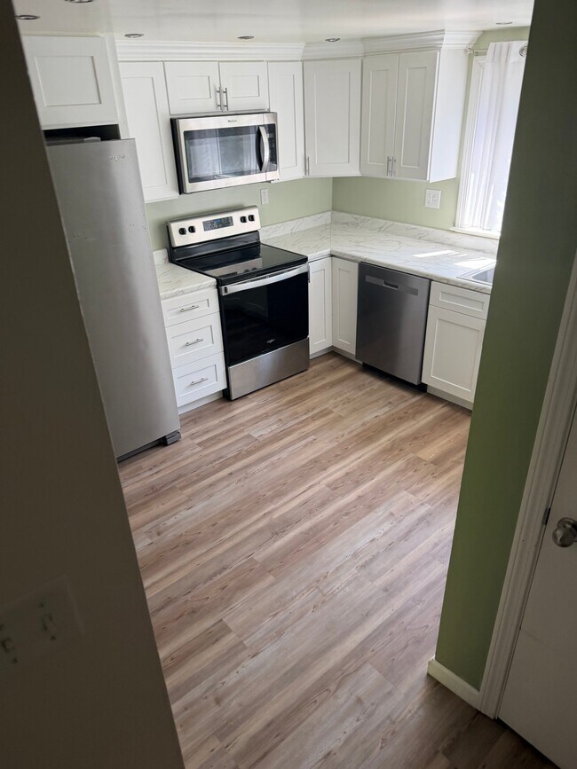 Photo - 1235 East St