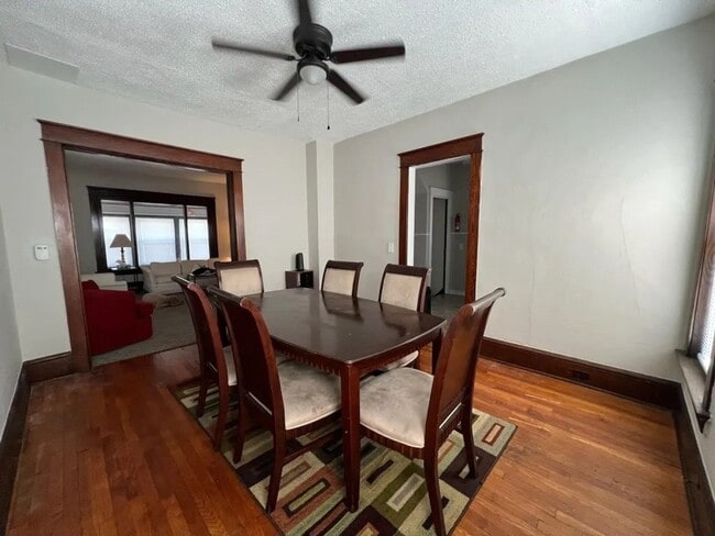 Building Photo - 357 W 9th St Unit A