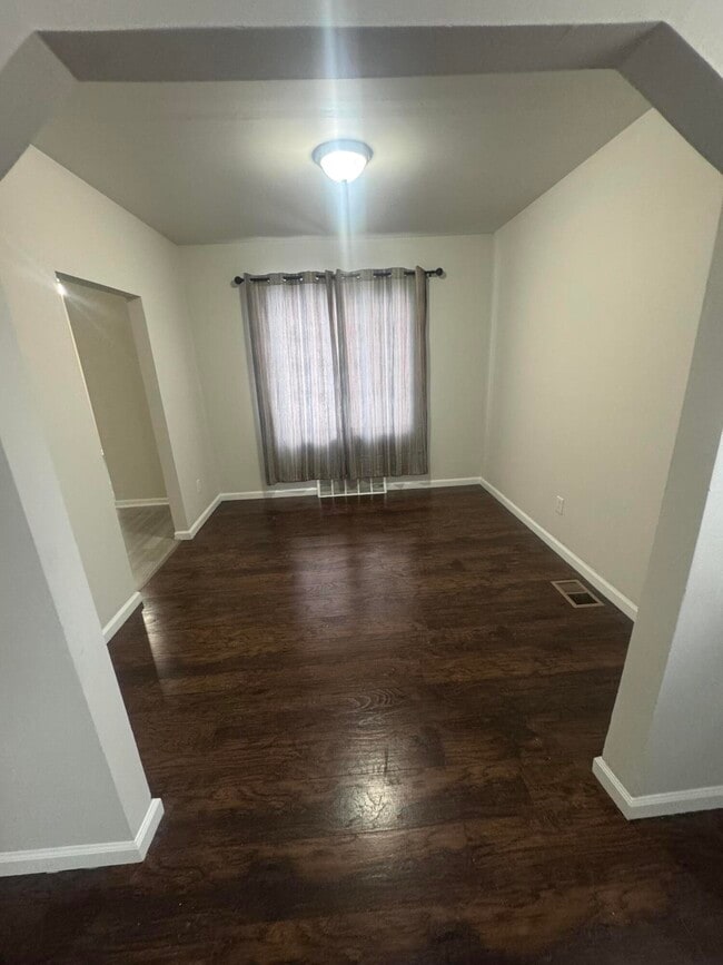 Photo - 15827 Tracey St