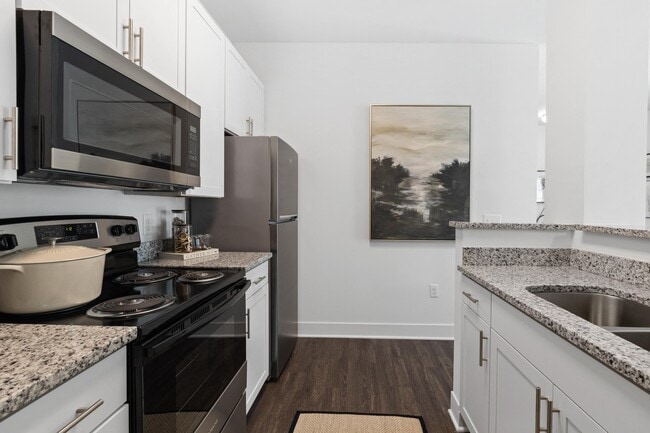 Building Photo - Center Point