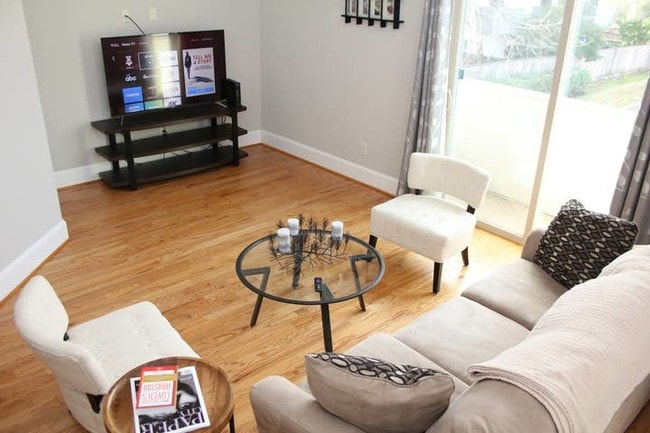 Photo - 2307 Camden Dr