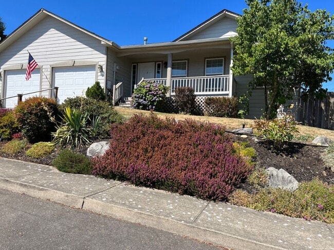 Building Photo - 312 G St SW #A