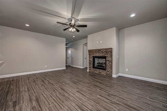 Photo - Beautiful 4 bedroom in Yukon