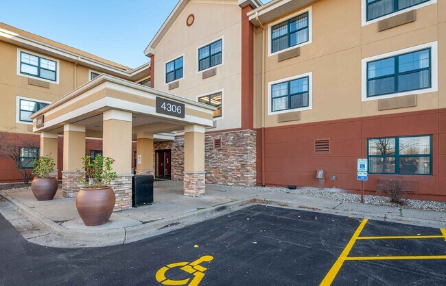 Photo - Furnished Studio-Peoria - North