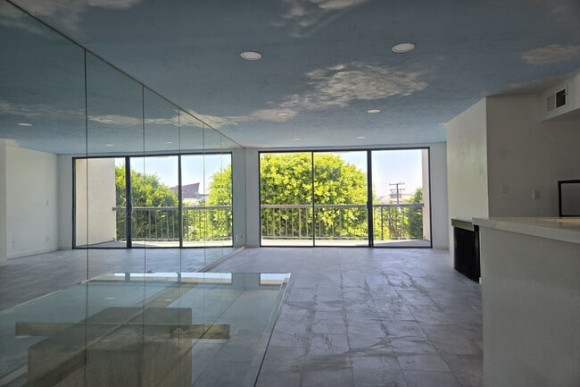 Building Photo - 8535 W Knl Dr Rental