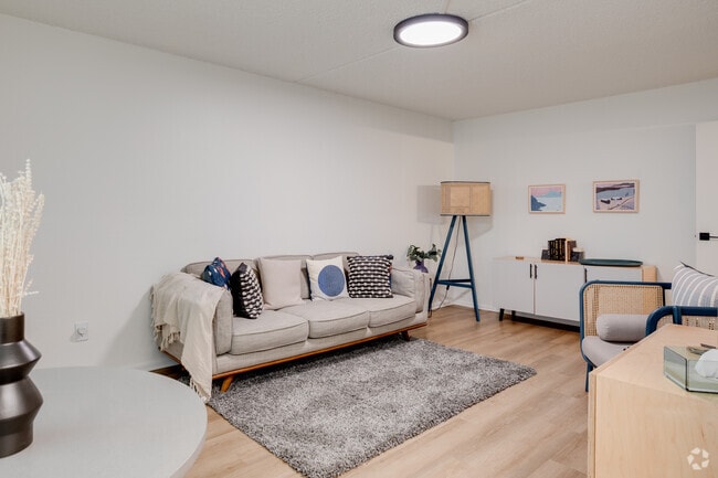 1BR, 1BA - 500SF
