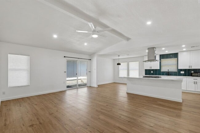 1900 Rampart Cir