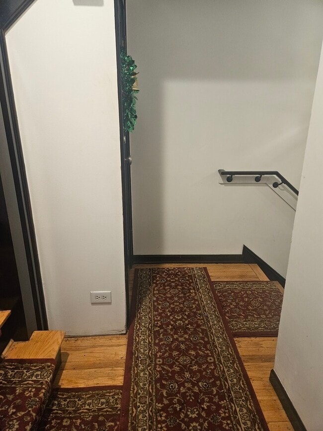 Photo - 4839 N Lawndale Ave Unidad 1